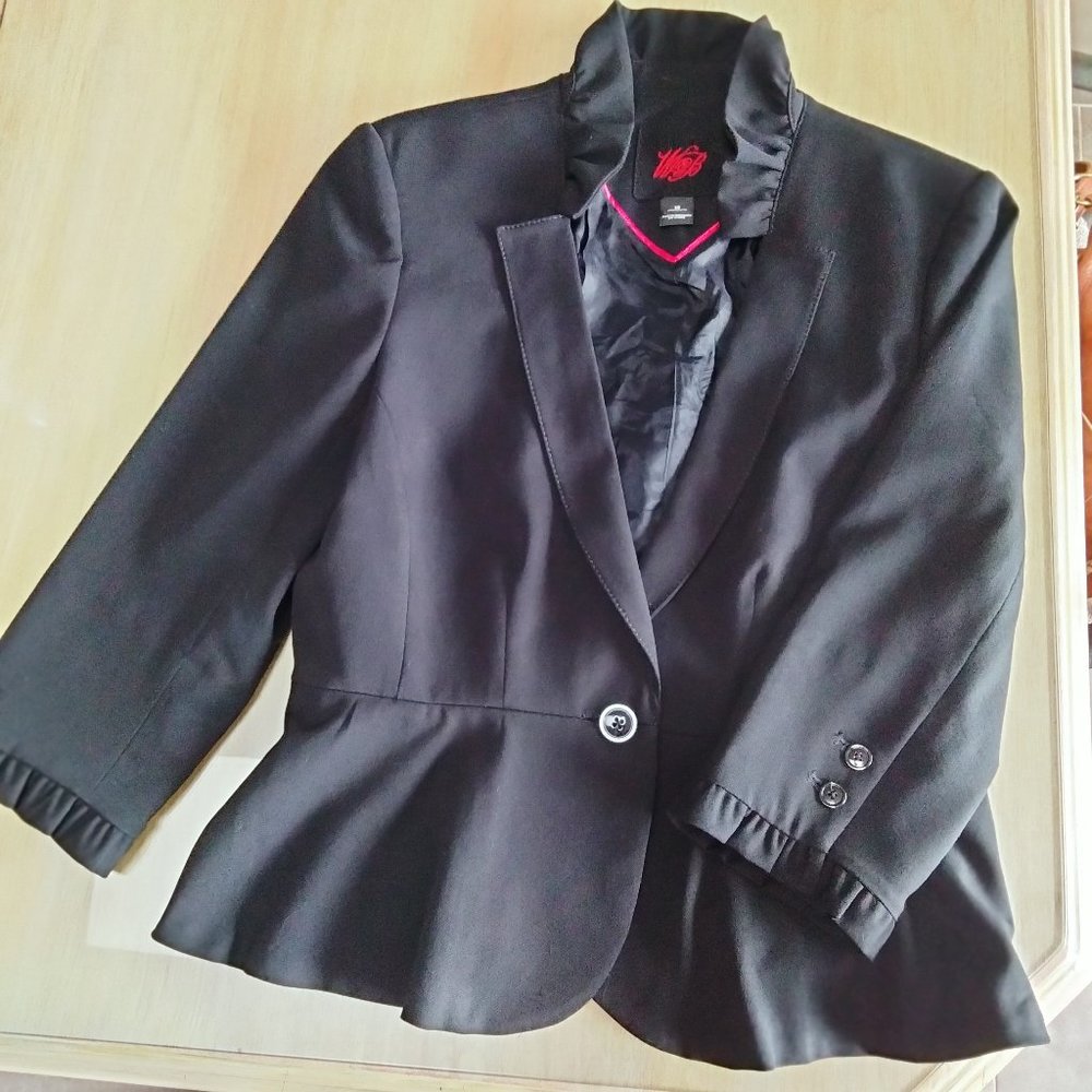 White House Black Market Black Blazer 3/4 Ruffle Sleeve & Ruffle Collar size 10